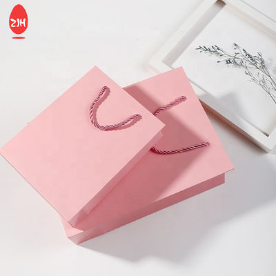 Bolsa de papel de cuero con asa acolchada FSC